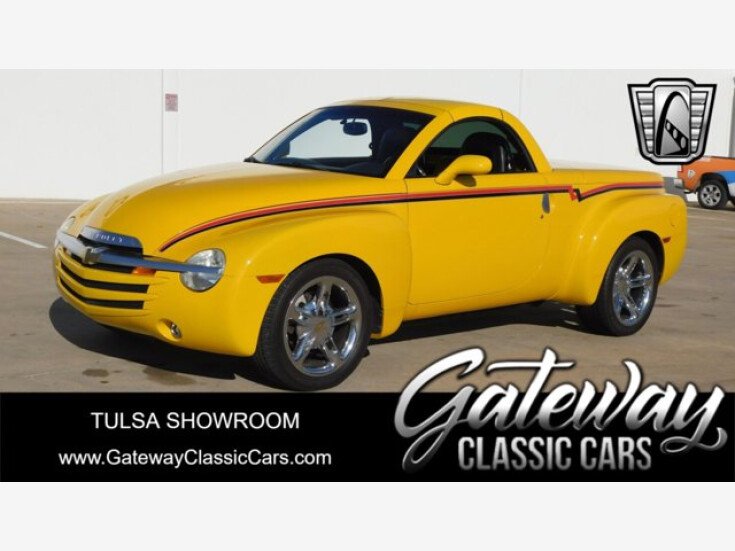 Thumbnail Photo undefined for 2004 Chevrolet SSR